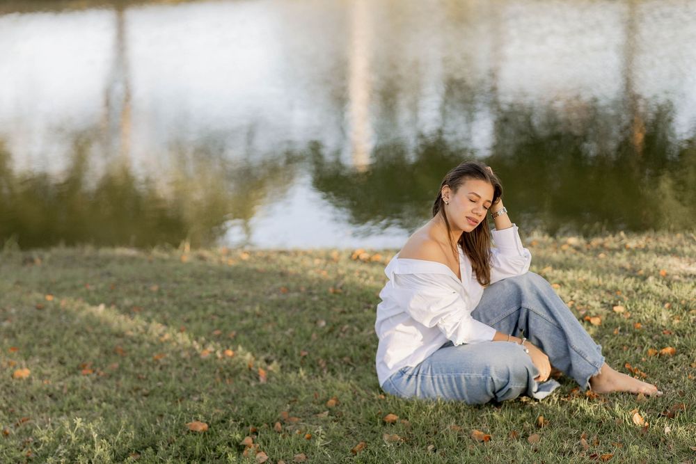 Retrato profesional de mujer en Cap Cana, Punta Cana, enfocado en la naturalidad y la estética editorial.