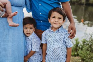 Newborn and family photography at Melton Hill Park in Knoxville by Nina Thomas Photography.