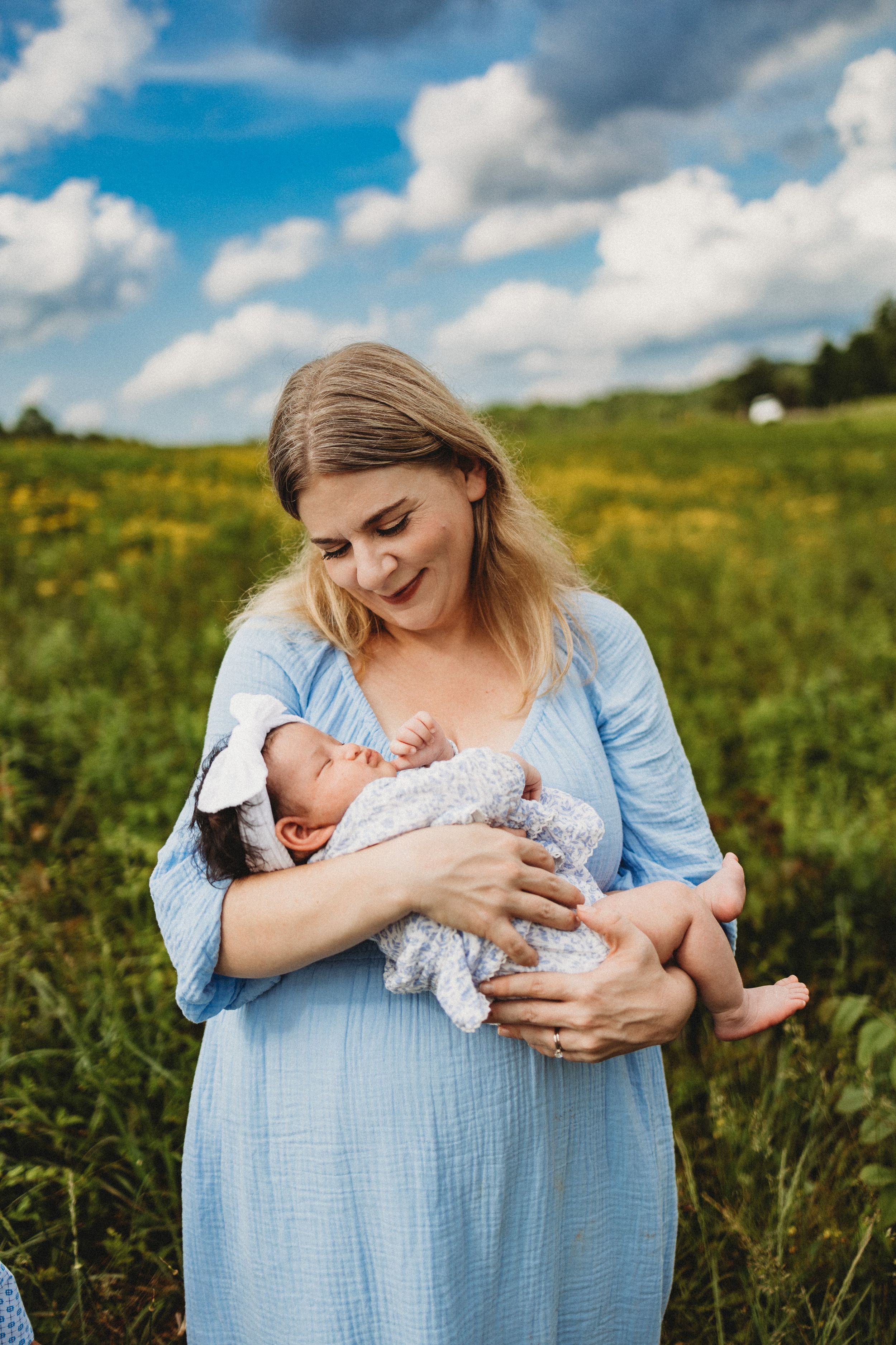 Newborn and family photography at Melton Hill Park in Knoxville by Nina Thomas Photography.