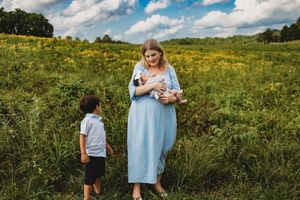 Newborn and family photography at Melton Hill Park in Knoxville by Nina Thomas Photography.