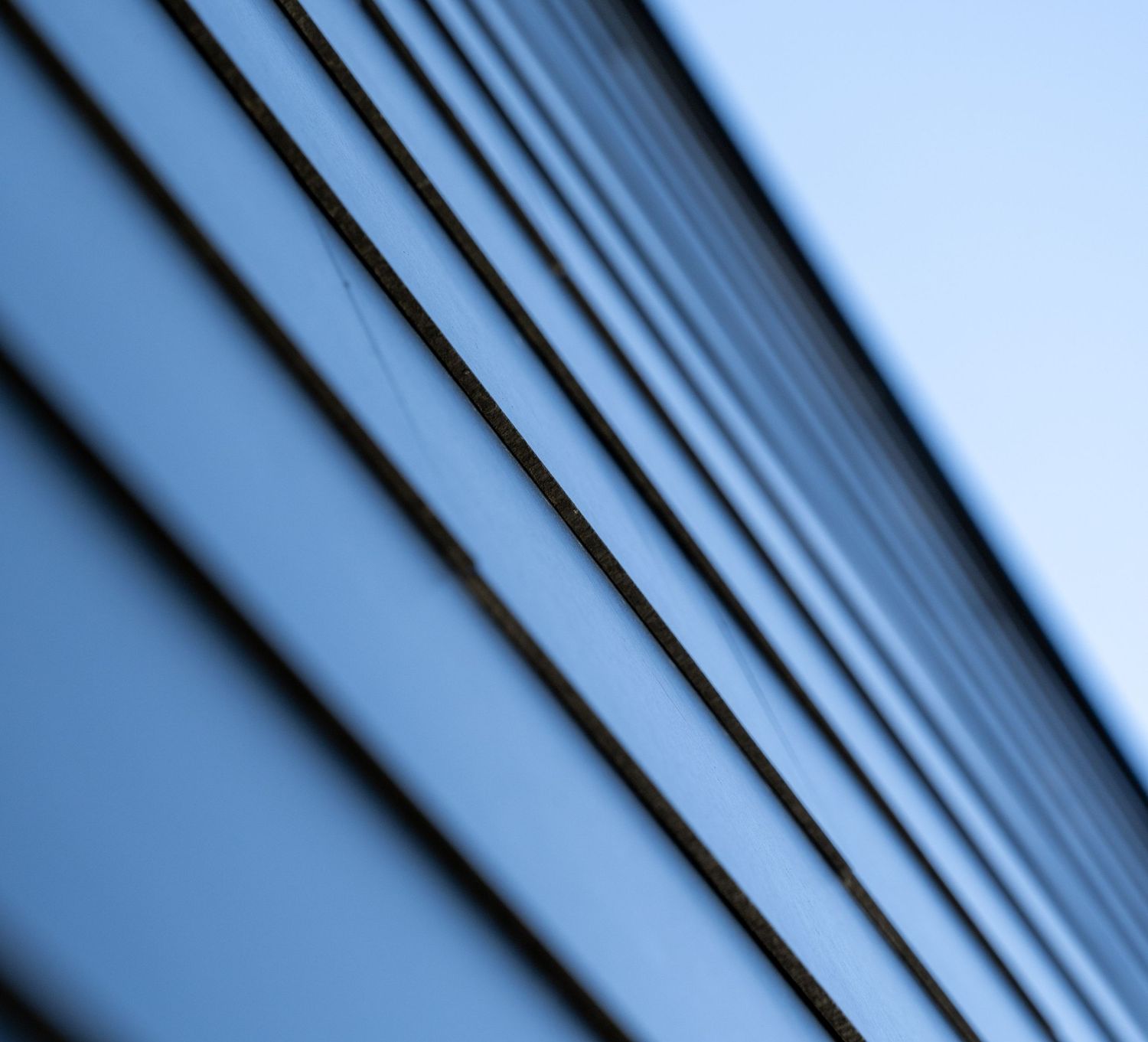 Détail d'architecture moderne et lignes géométriques capturées en Wallonie