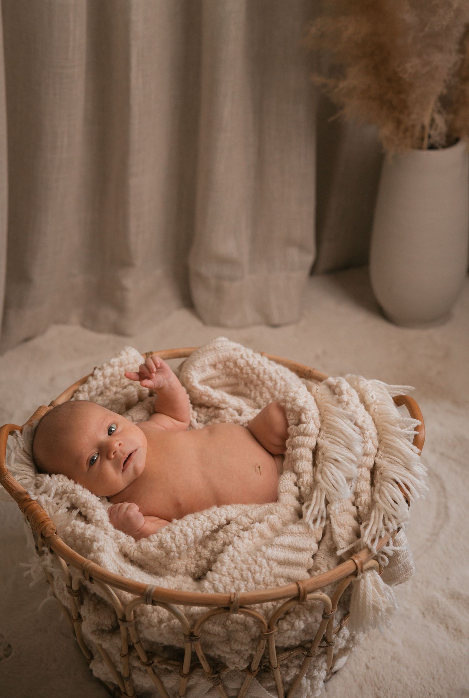 Newbornfotoshoot, newborn fotografie, close-up babyfoto's, beste babyfotograaf Limburg, studiofotoshoot newborn, newbornfoto's Limburg.