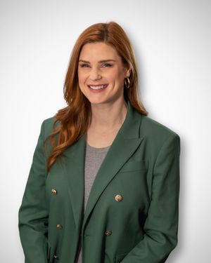 Professional headshot of Denise Hnytka Quad Cities Photography Wezz De La Rosa Photography