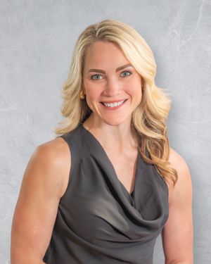 Professional Headshot of Nicole Cisne Durbin Quad Cities Photography Wezz De La Rosa Photography