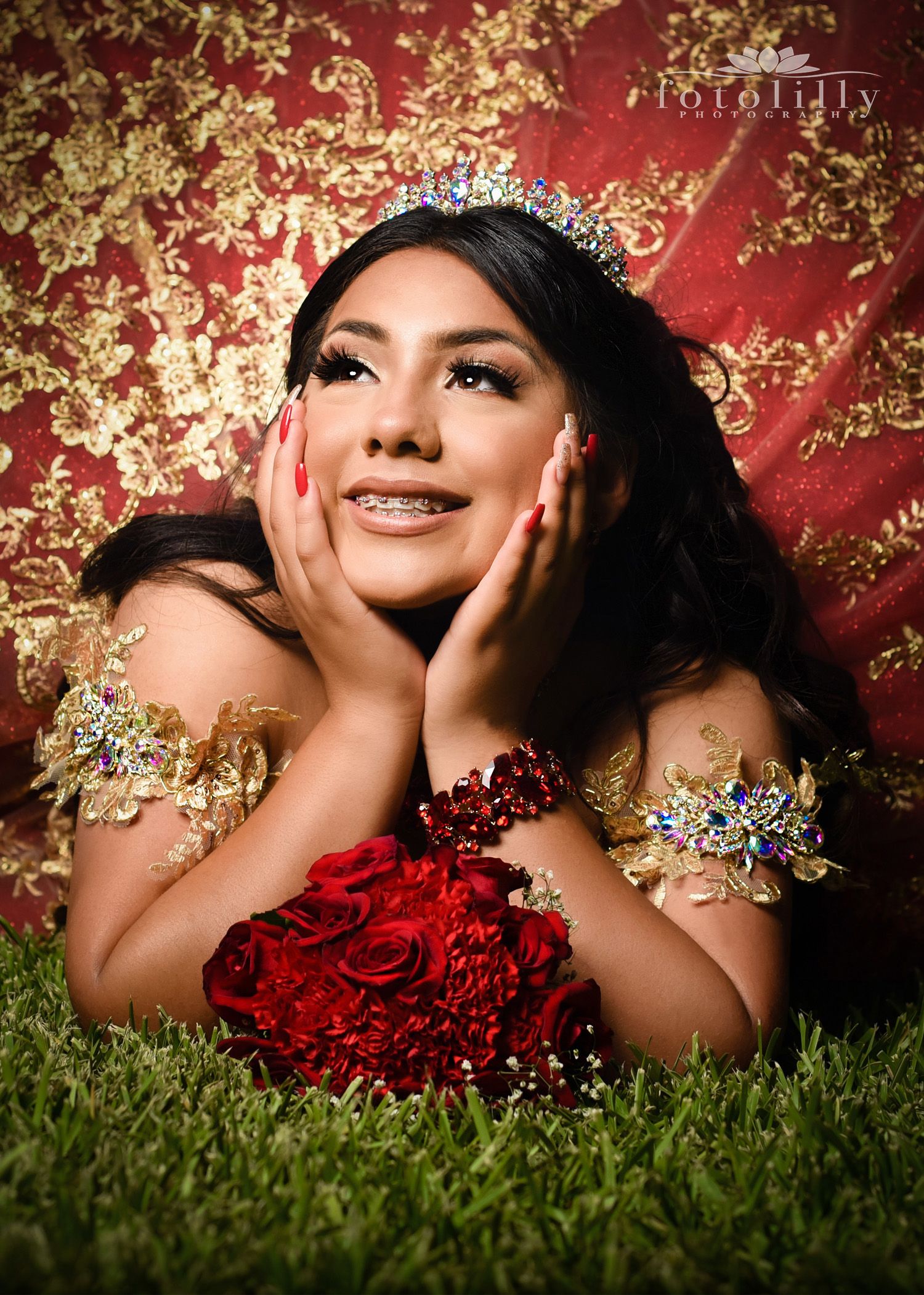 Grand Prairie quinceañera photographer helping families create unforgettable horse portraits at Rancho de las 4 Riatas in North Texas