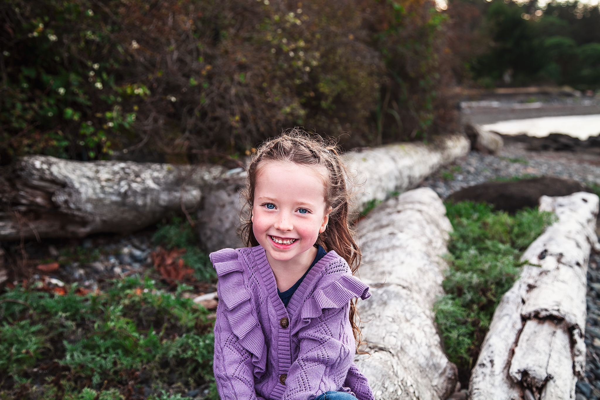 Nanaimo Family Photography - Little Ginger Photography in Nanaimo, BC on Vancouver Island. Outdoor Family Photography in Nanaimo BC.
