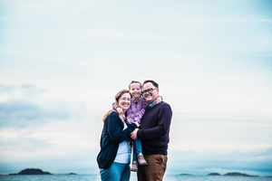 Nanaimo Family Photography - Little Ginger Photography in Nanaimo, BC on Vancouver Island. Outdoor Family Photography in Nanaimo BC.