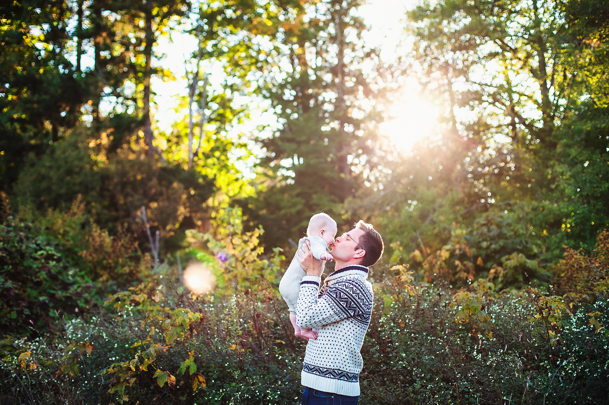 Nanaimo Family Photography - Little Ginger Photography in Nanaimo, BC on Vancouver Island. Outdoor Family Photography in Nanaimo BC.