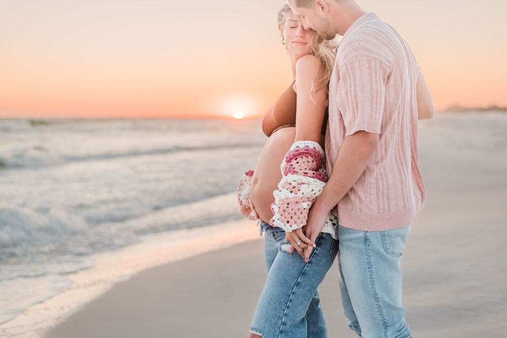 Best maternity photographer in Destin, FL 30A, FL Seaside, FL Watercolor, FL Watersound, FL Alys Beach, FL Rosemary Beach, FL Santa Rosa