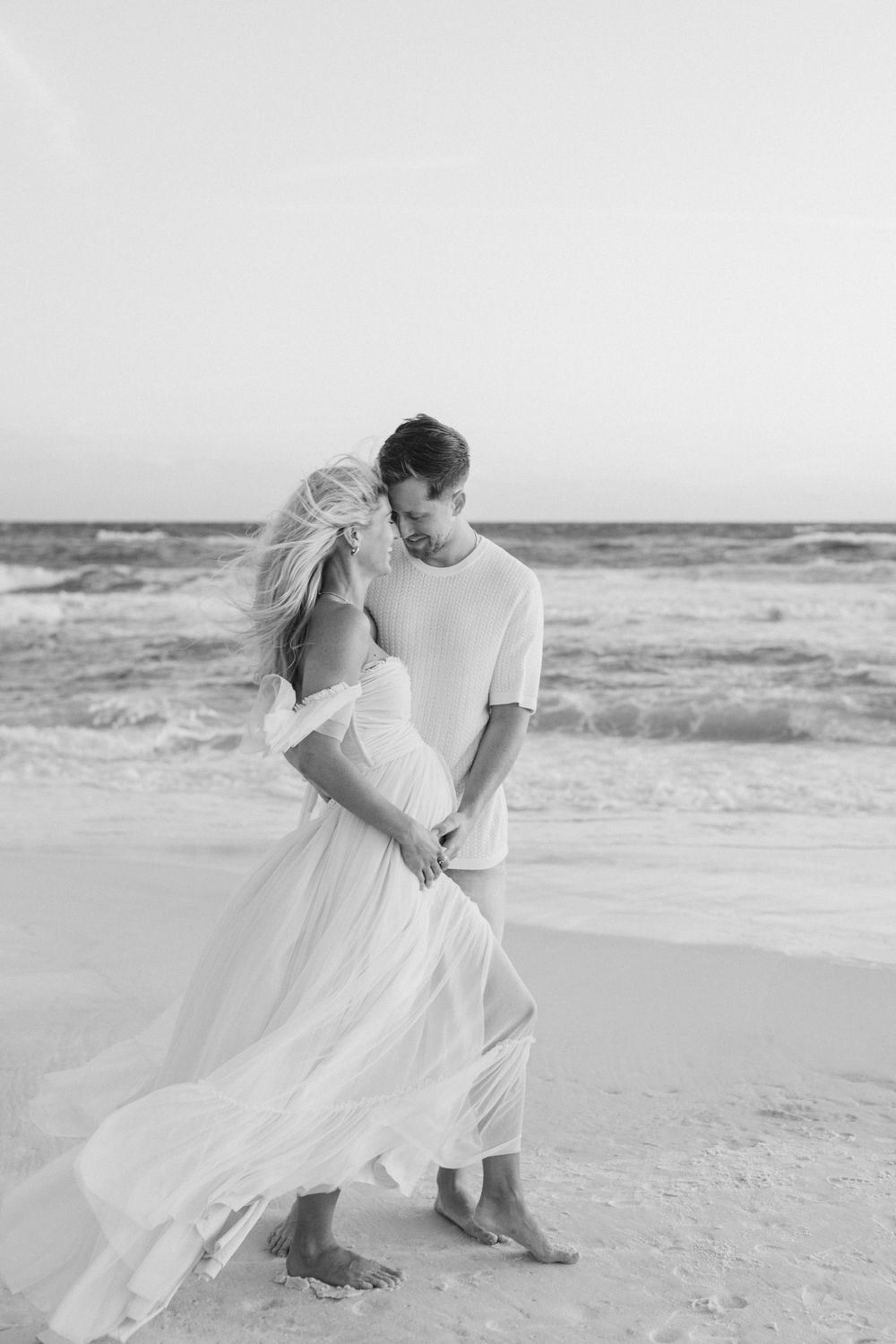 Best maternity photographer in Destin, FL 30A, FL Seaside, FL Watercolor, FL Watersound, FL Alys Beach, FL Rosemary Beach, FL Santa Rosa