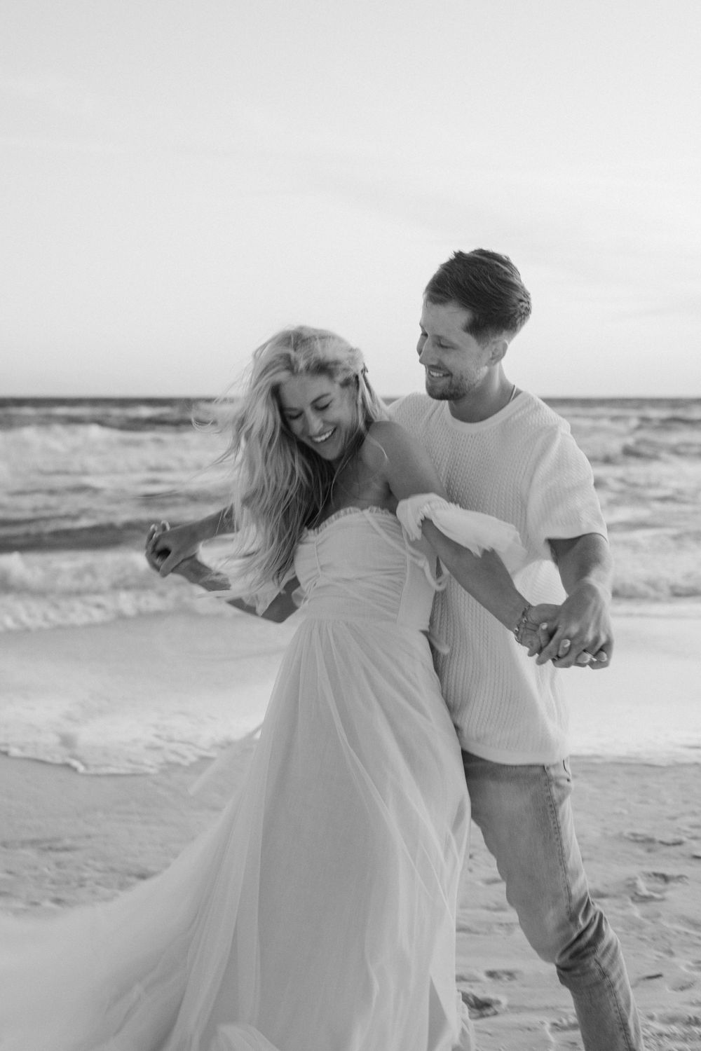 Best maternity photographer in Destin, FL 30A, FL Seaside, FL Watercolor, FL Watersound, FL Alys Beach, FL Rosemary Beach, FL Santa Rosa