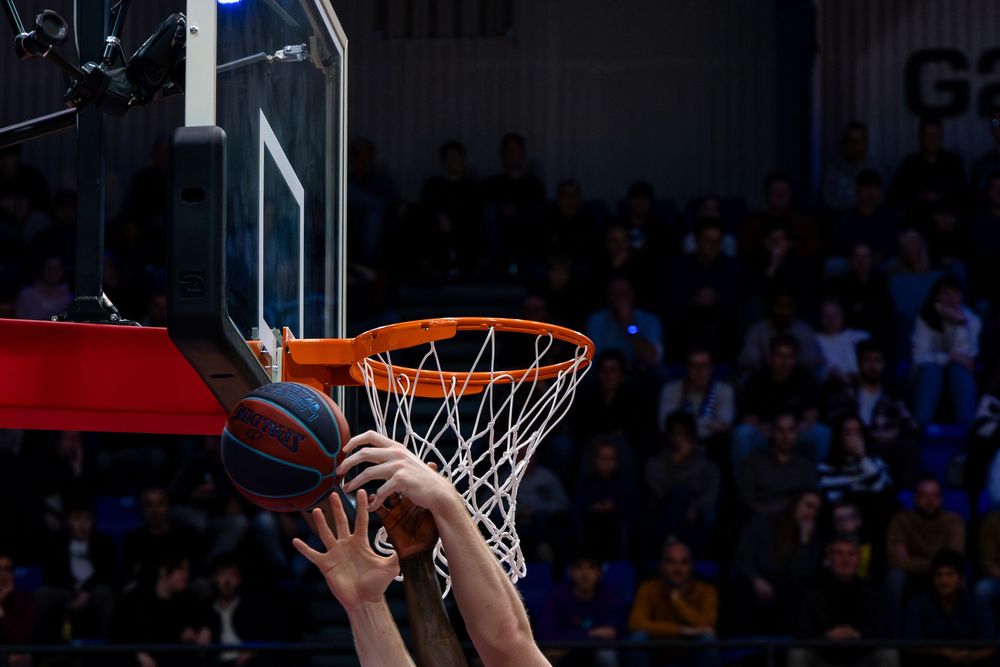 Heroes Den Bosch duel bij de basket