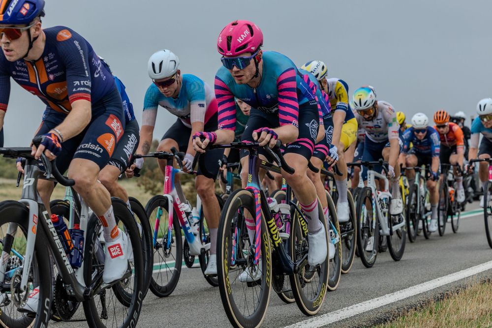 ZLM Tour Oesterdam Zeeland Peleton