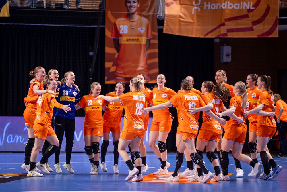 TeamNL handbaldames vieren winst na EK kwalificatie wedstrijd