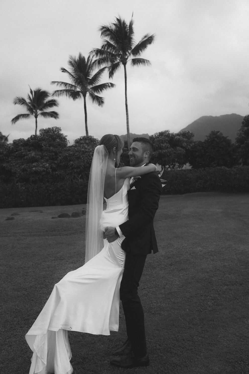 Bride and Groom getting married 1 Hotel Hanalei Bay, Fort Alexander
