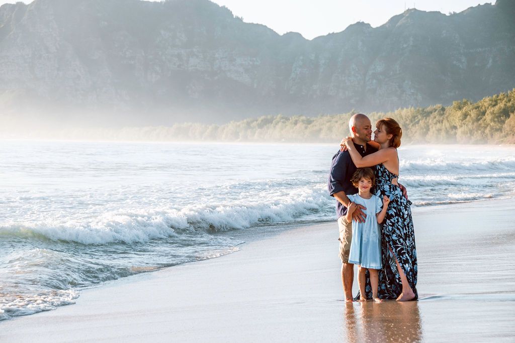 family photography, beach, light sunrise
