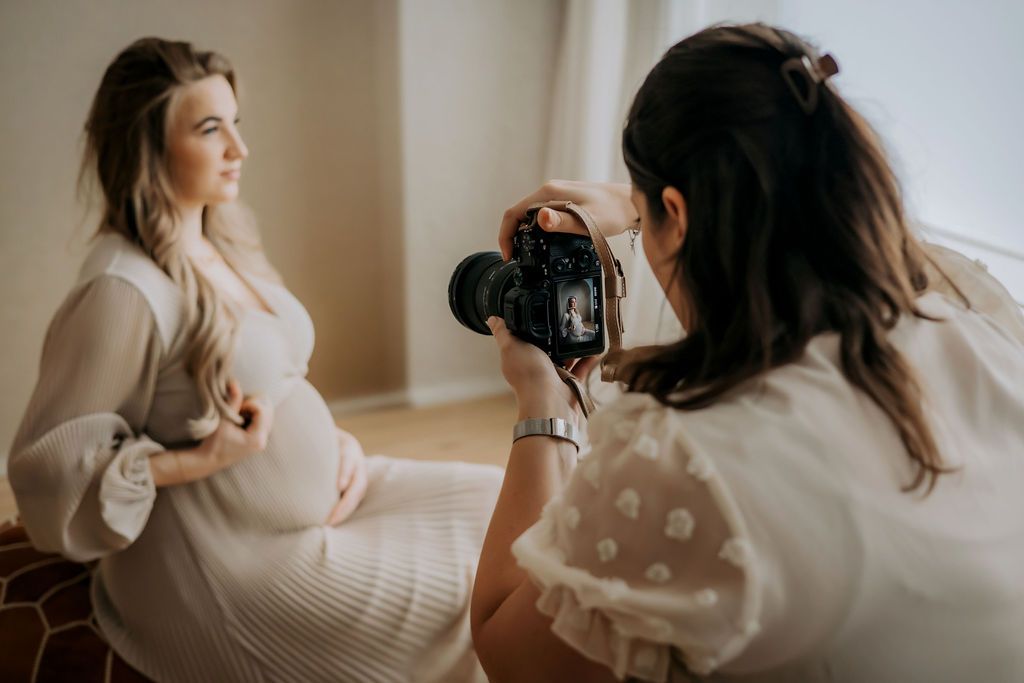 Behind the scenes, zwangerschapsshoot - Malon Voortman Fotografie