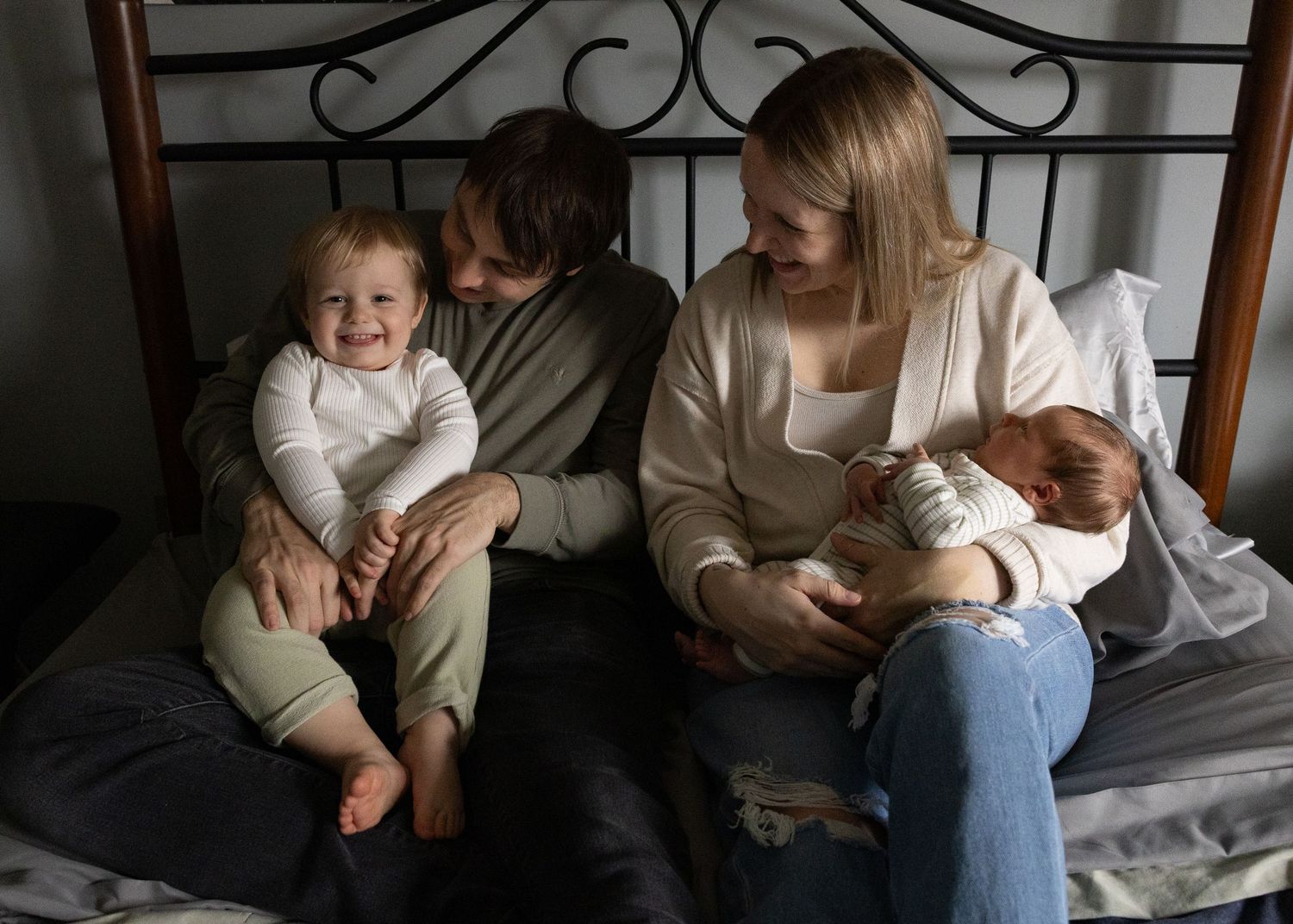 newborn photography. family newborn lifestyle photography.