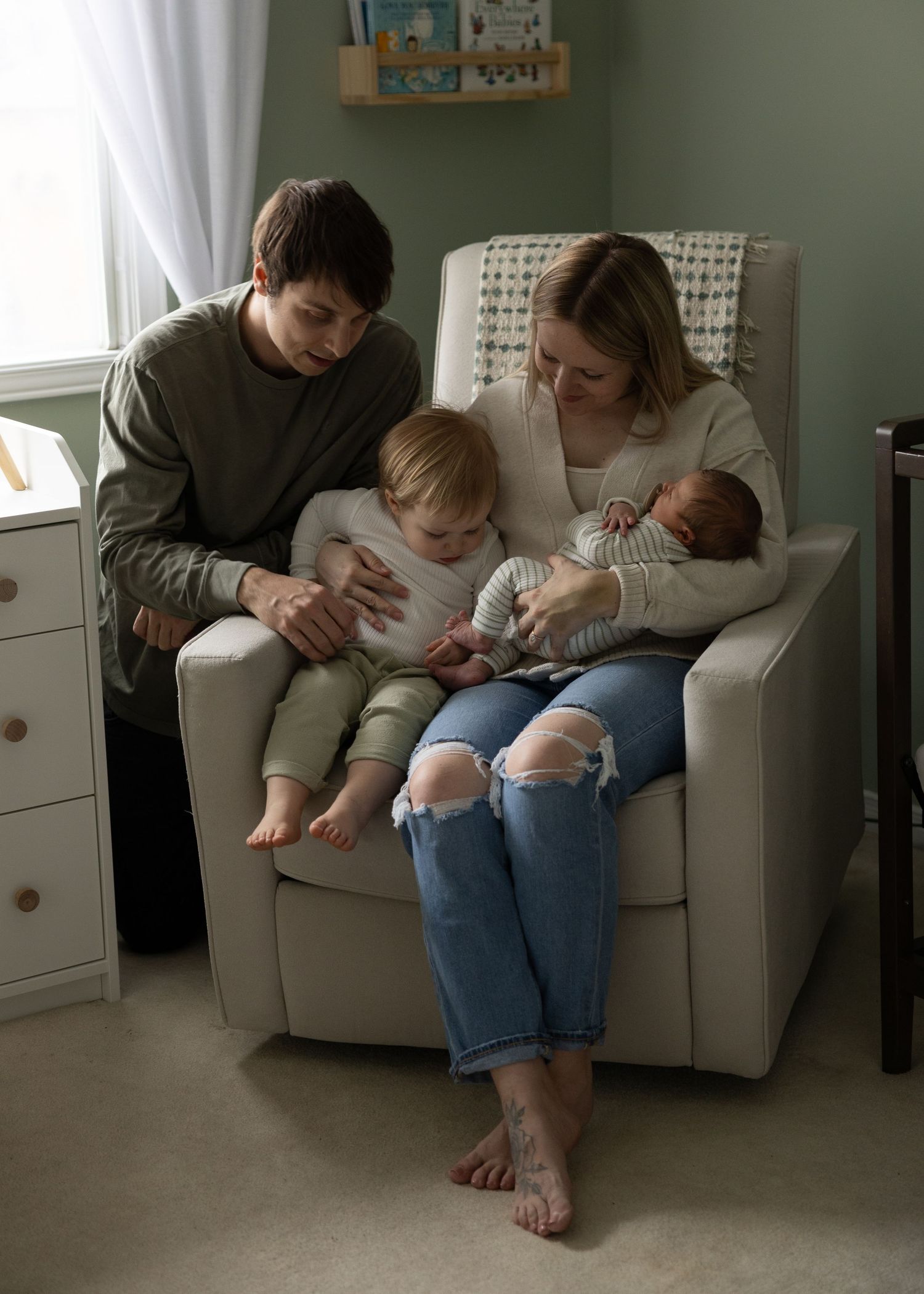 newborn photography. family newborn lifestyle photography.