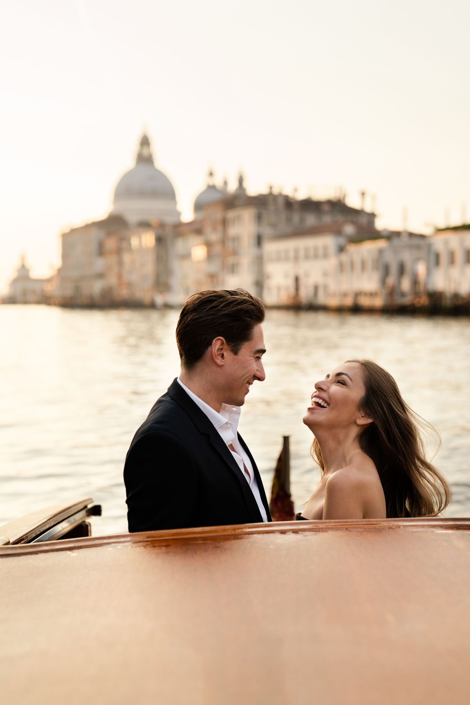 Book your Venice photoshoot with Alina Indi, a Venice and wedding photographer for your anniversary, honeymoon, engagement, family session.