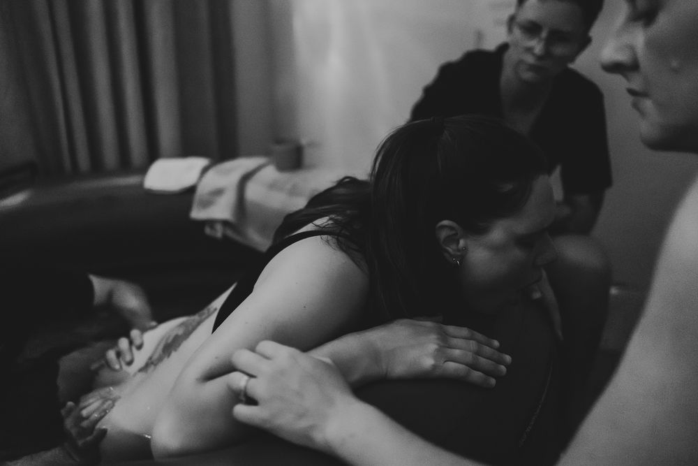 Home birth Brisbane Birth Photography in safe space with doula and husband support