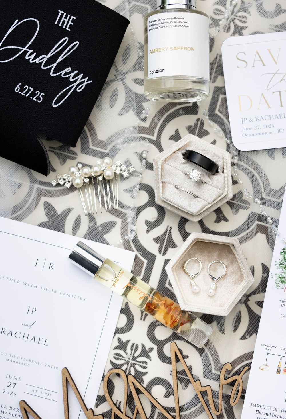 Wisconsin wedding + engagement photographer capturing timeless, natural moments. Meg Huenink Photography. wedding photographer near me
