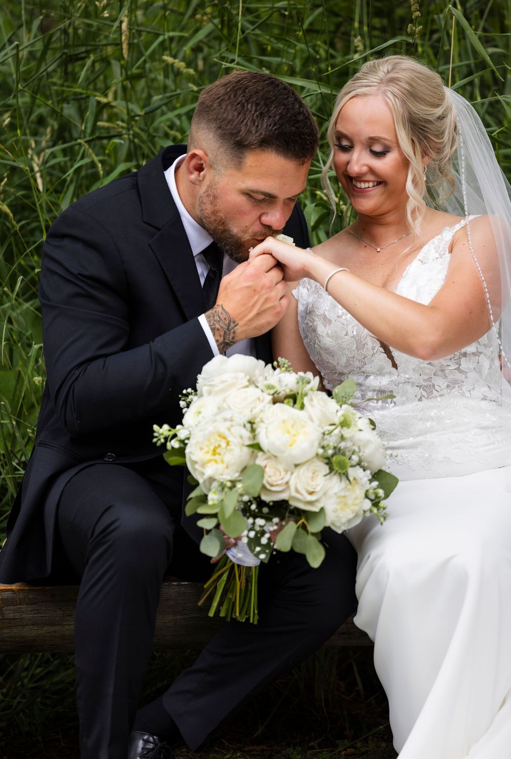 Wisconsin wedding + engagement photographer capturing timeless, natural moments. Meg Huenink Photography. wedding photographer near me