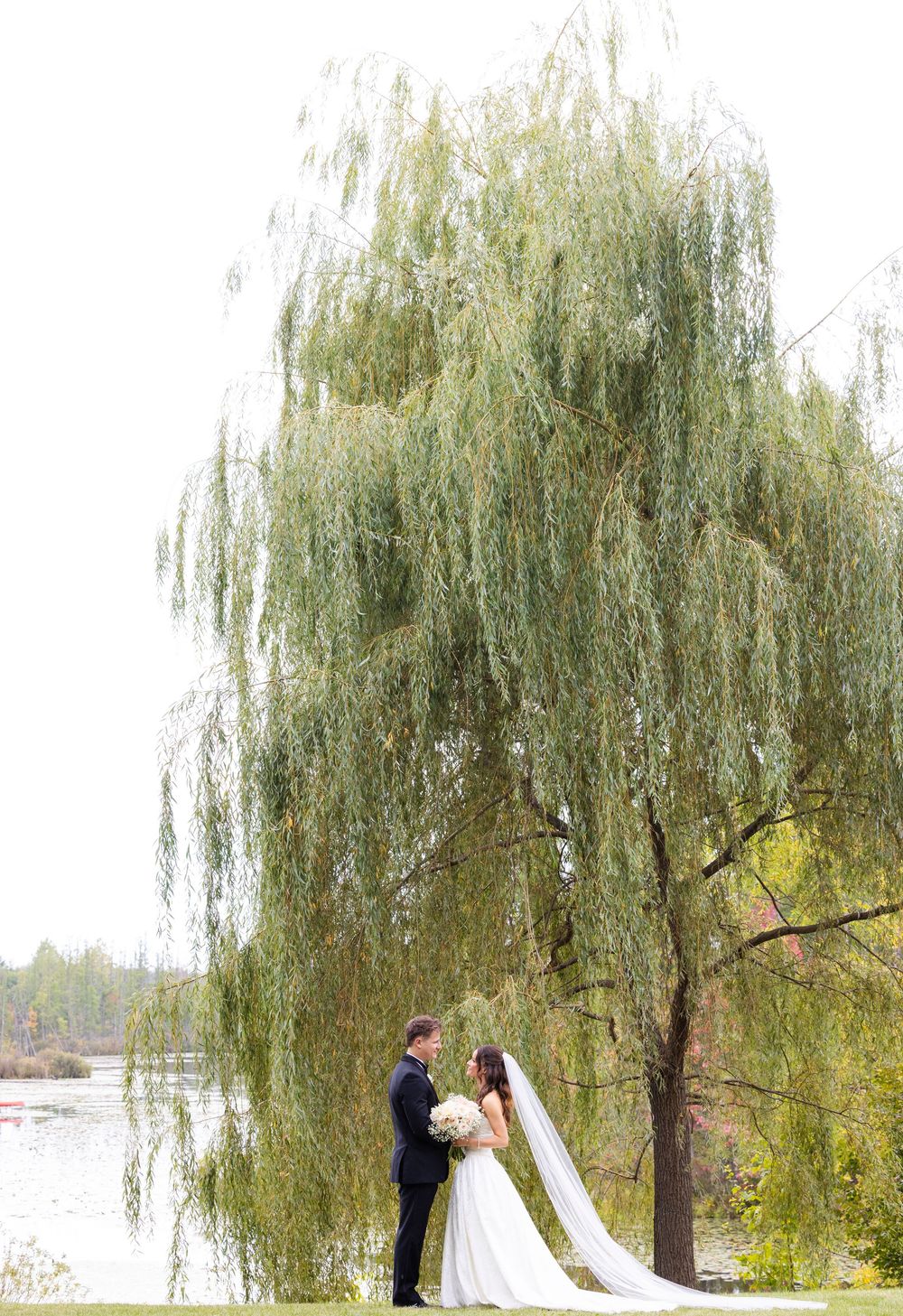 Wisconsin wedding + engagement photographer capturing timeless, natural moments. Meg Huenink Photography. wedding photographer near me