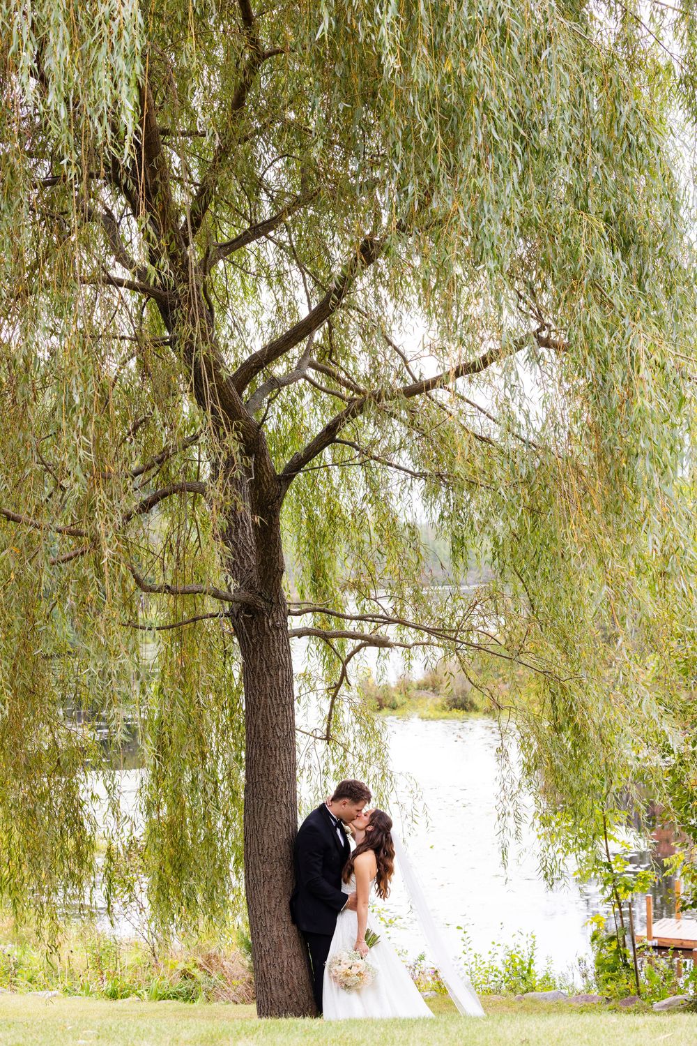 Wisconsin wedding + engagement photographer capturing timeless, natural moments. Meg Huenink Photography. wedding photographer near me