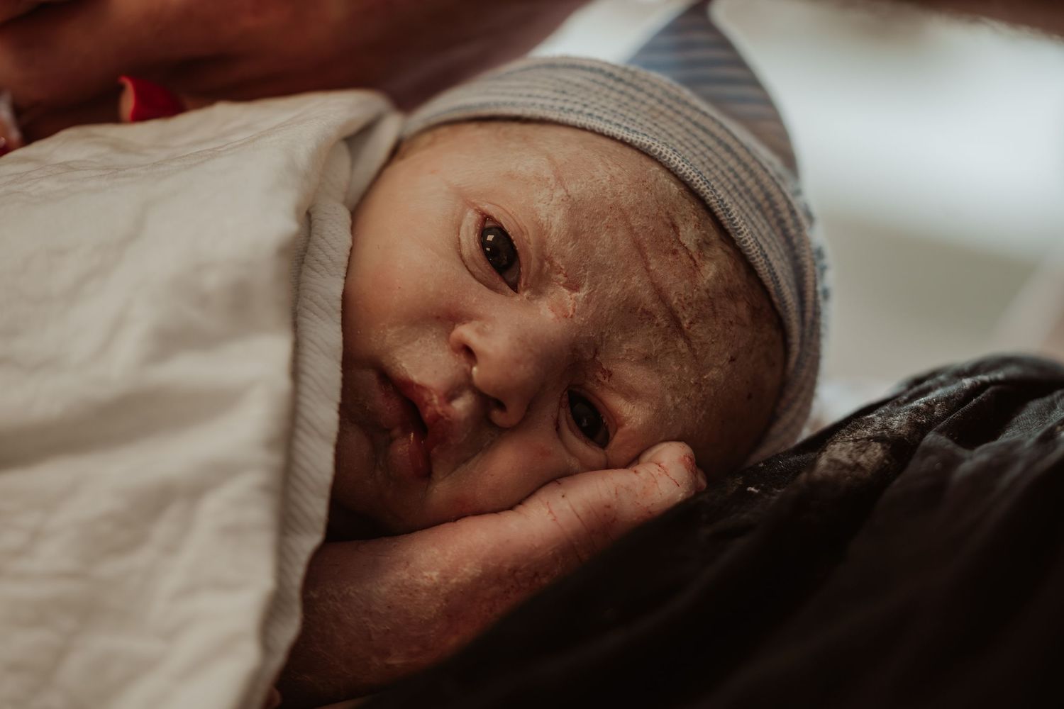 Geboortefotograaf geboorte geboortefotografie brabant Oss bevalling Den Bosch Uden  fotografie baby newborn newlife zwangerschapsshoot gezin