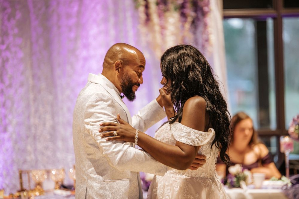 Wedding photography in The Lodge at Red Cedar, Fort Wayne, Indiana.
