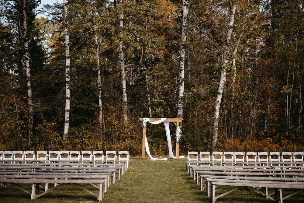 simple rustic outdoor wedding ceremony space Mountain Rose Lodge Moncton wedding photographer, Hopewell Highlands outdoor ceremony, Canada
