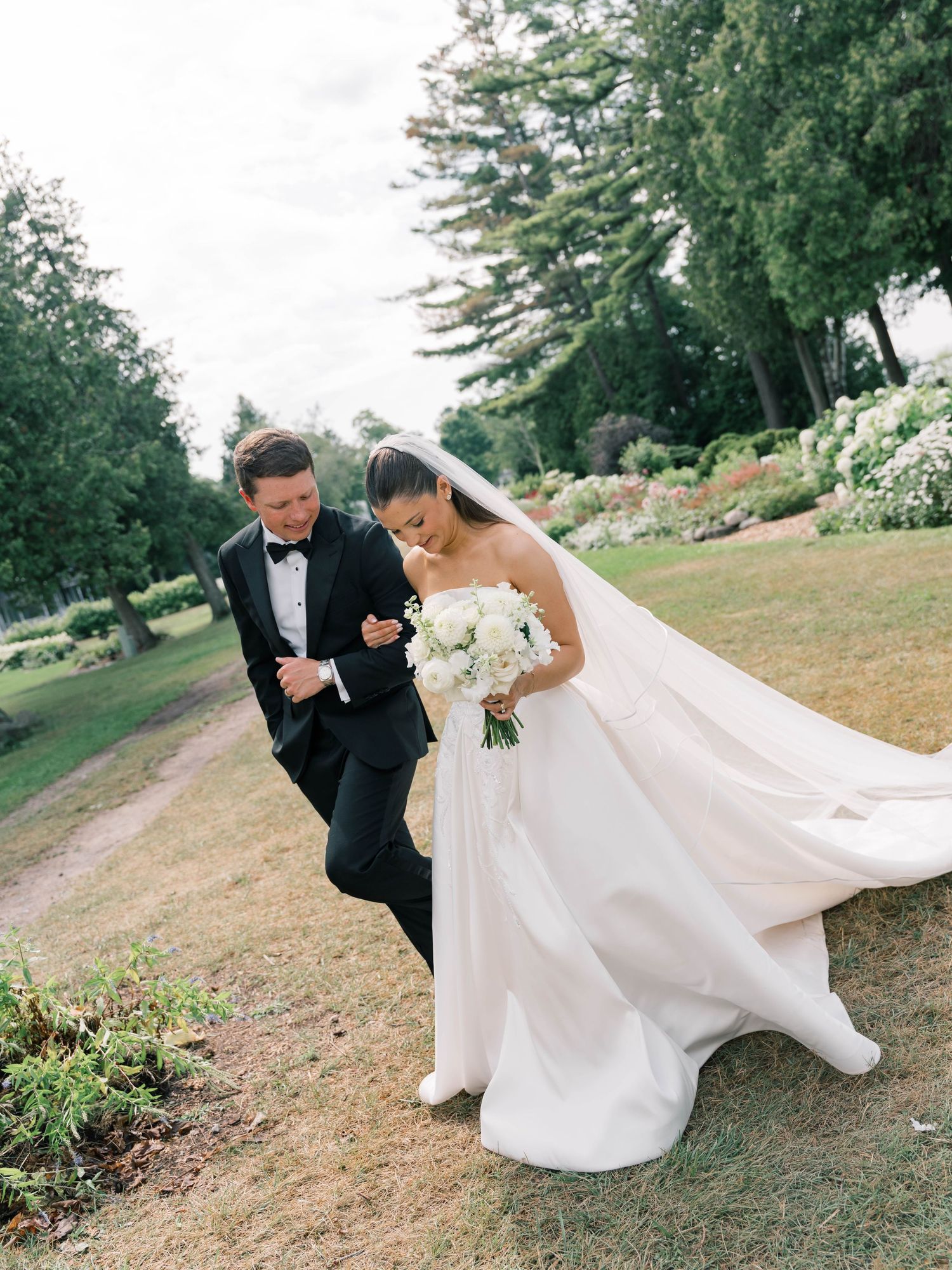 Charlevoix Weddings. Charlevoix Wedding Photography