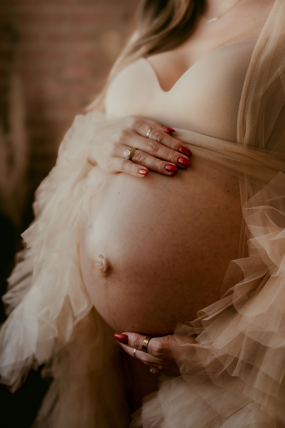 Maternity photographer in Conroe, Willis, Montgomery, the Woodlands, and surrounding areas.