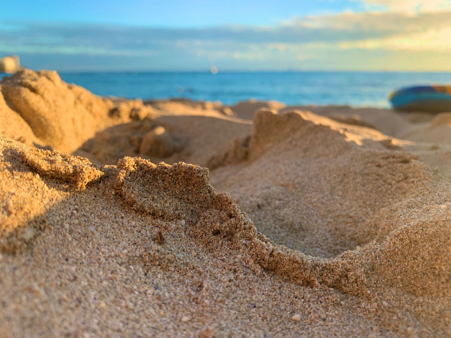 Photograph of a sandy beach in honolulu,Hawaii.