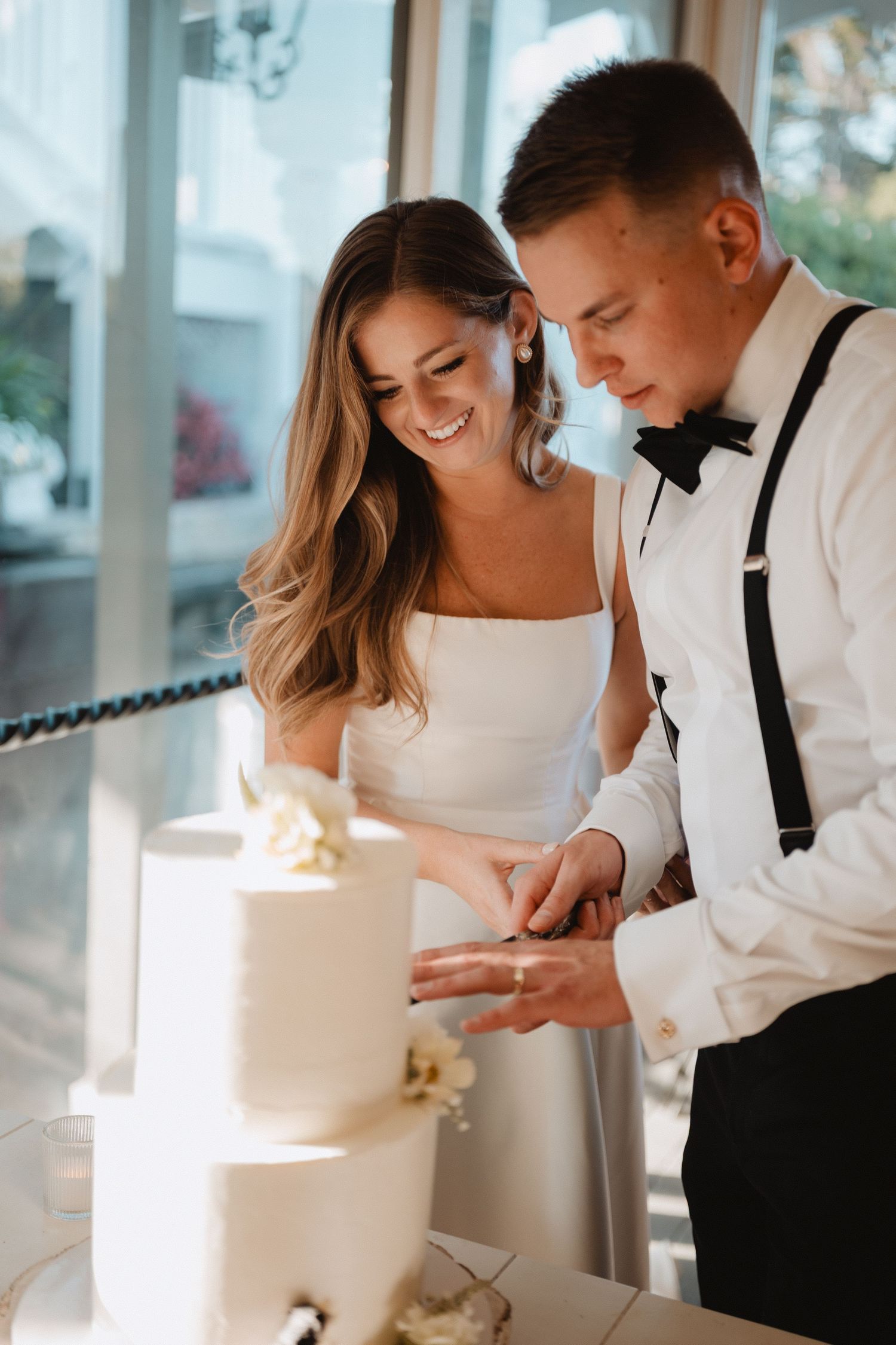 cutting the wedding cake