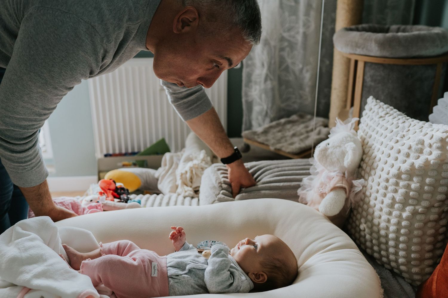 Sesja noworodkowa Katowice domowe zdjęcia noworodkowe sesją niemowlęca Śląsk fotograf rodzinny Katowice sesja w domu sesja rodzinna Śląsk