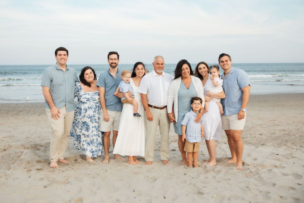 Large family group Narragansett Beach, photography, Bristol, Portsmouth Newport Rhode Island. Extended family photography