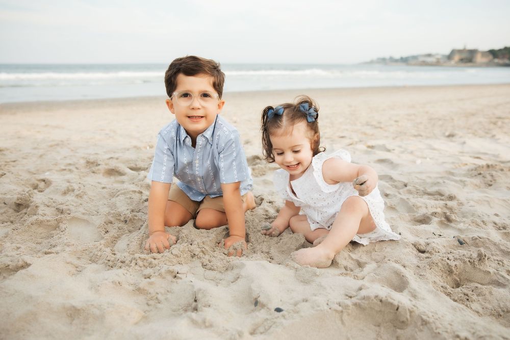 cousins group photo Narragansett Beach, photography, Bristol, Portsmouth Newport Rhode Island. Extended family photography