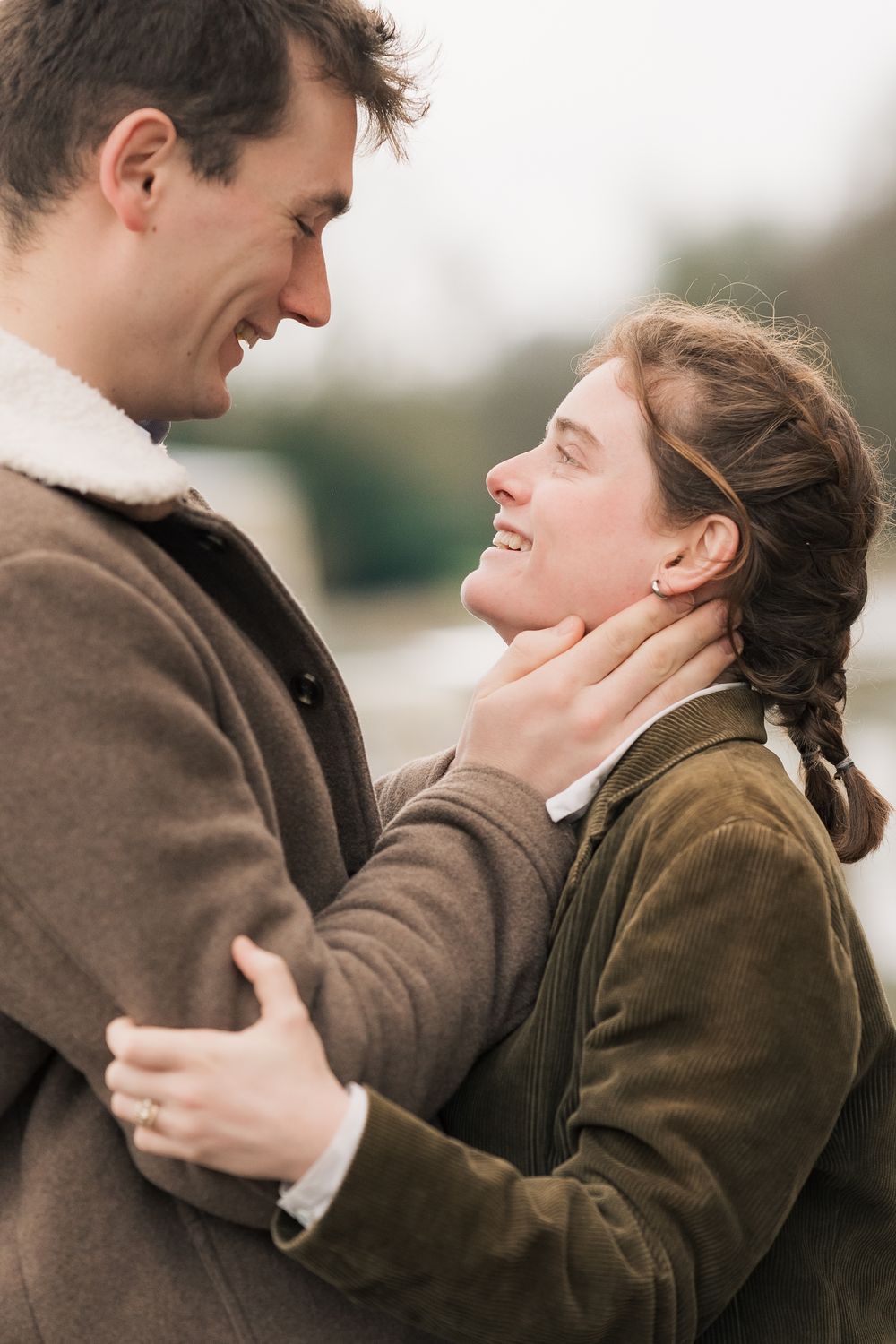 Regard tendre entre deux amoureux