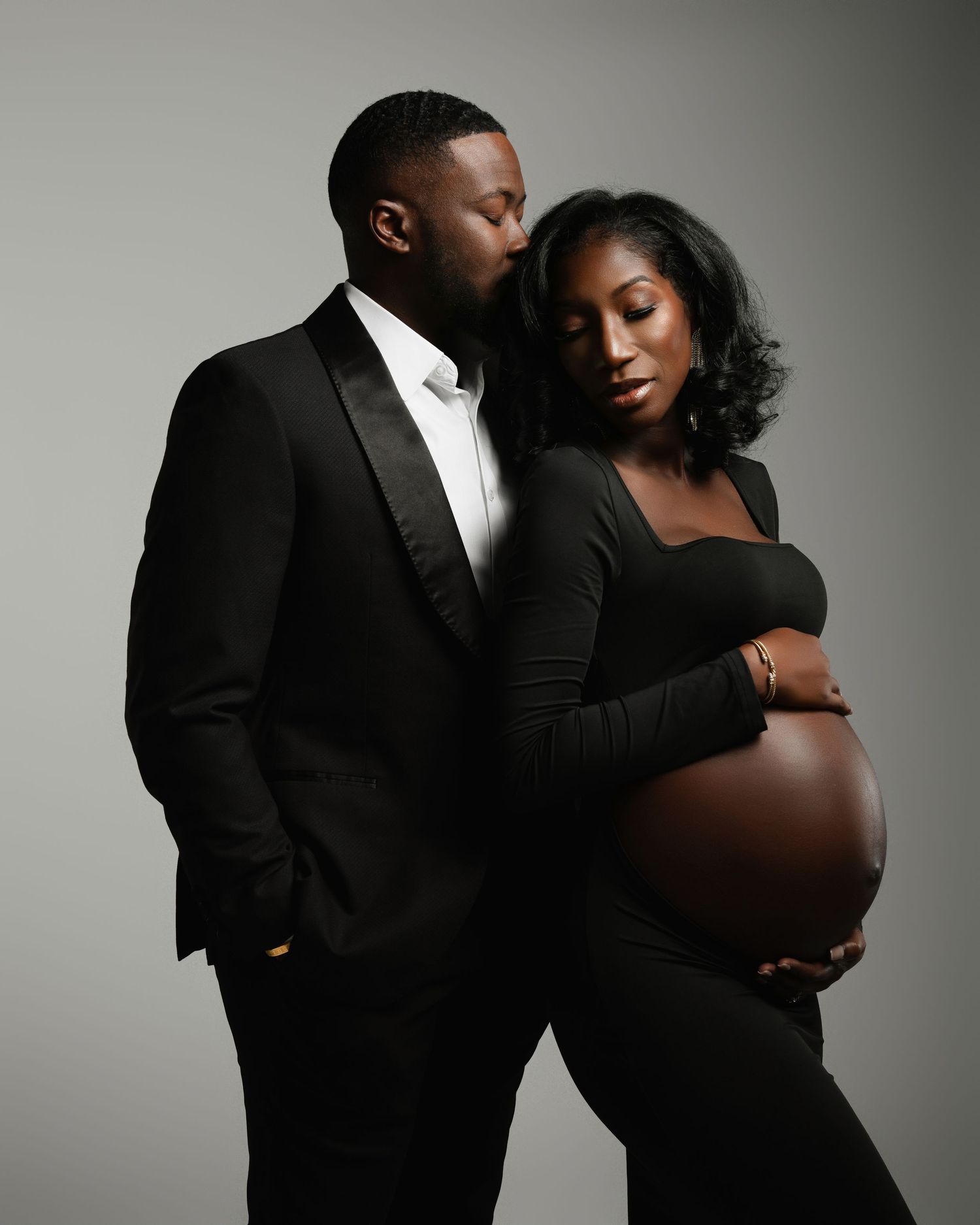 Maternity & Newborn photography studio located in between Atlanta, Georgia and Birmingham, Alabama with full service photo studio.