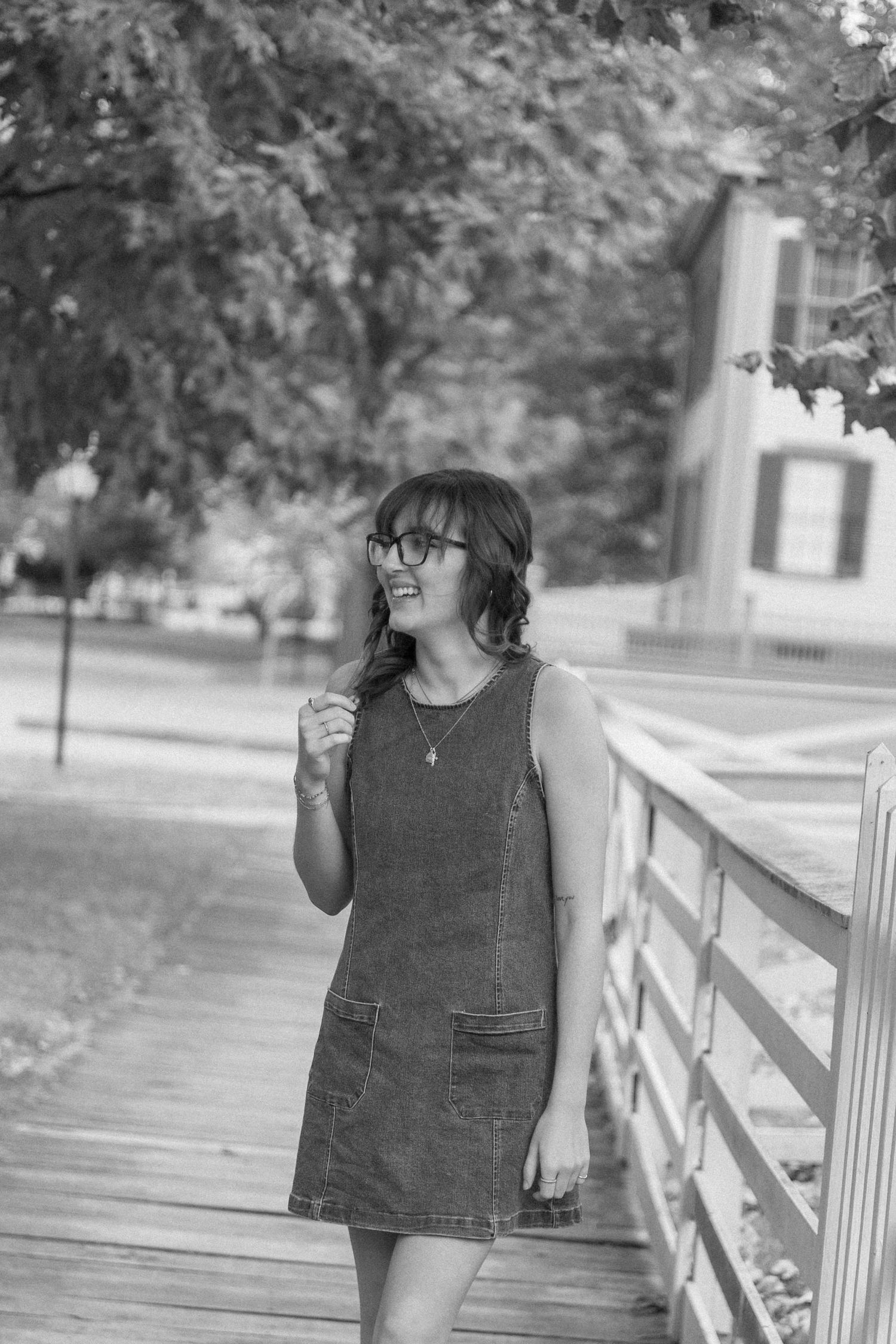 Outdoor, fall senior photos in downtown Springfield, Illinois