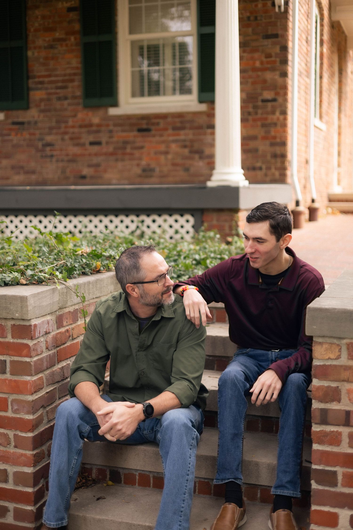Outdoor, fall family photos in downtown Springfield, Illinois