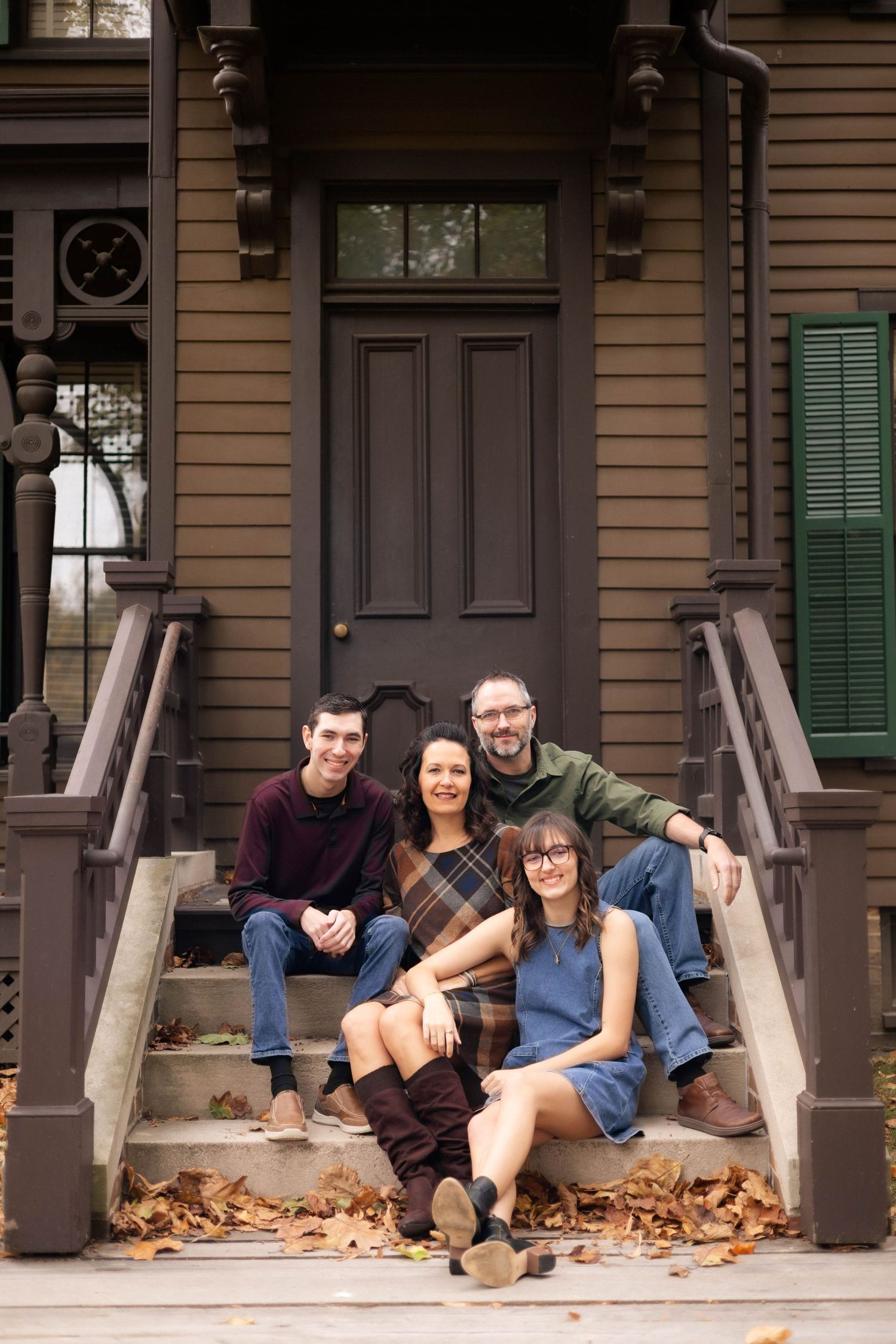 Outdoor, fall family photos in downtown Springfield, Illinois