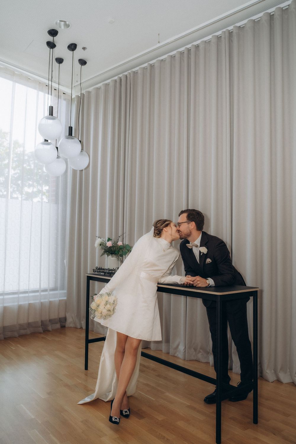 Vastavihitty hääpari Helsingin maistraatissa