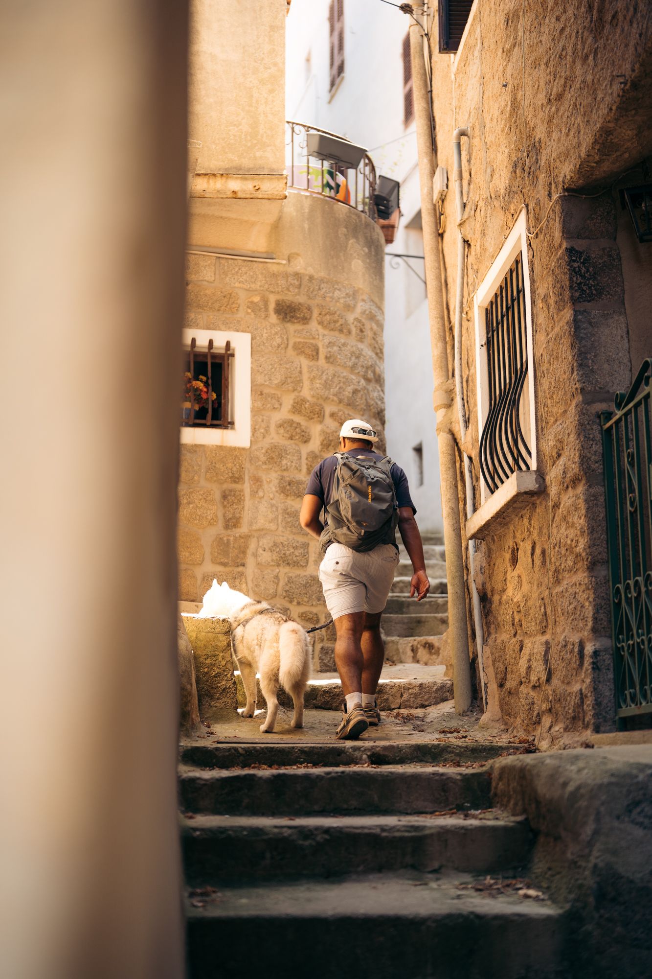 promenade dans les rues du village corse de sartène