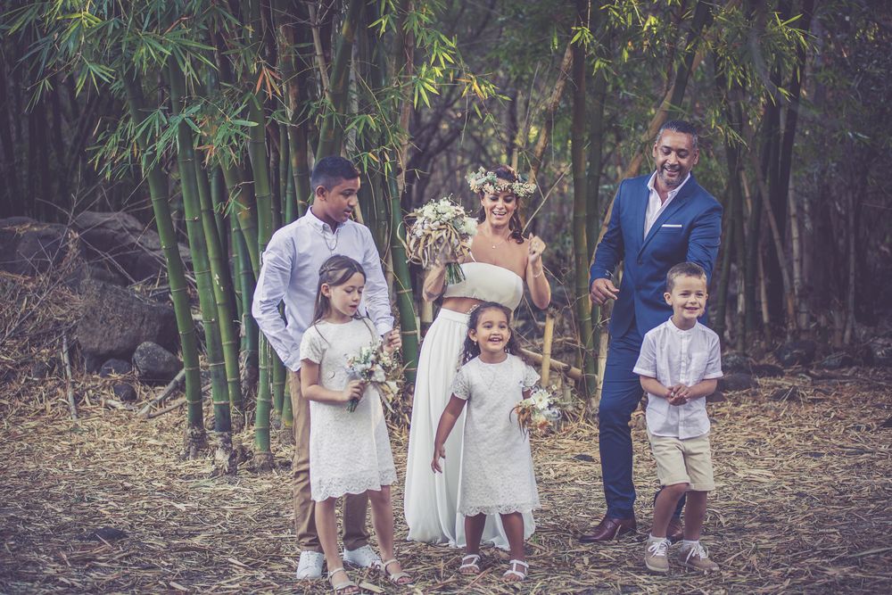 Mauritius photographer Wedding photographer. Wedding Family portrait Holiday in Mauritius Beach Couple photography. Honeymoon Kids Children