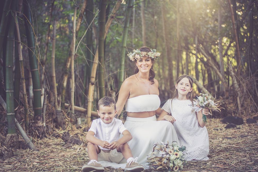 Mauritius photographer Wedding photographer. Wedding Family portrait Holiday in Mauritius Beach Couple photography. Honeymoon Kids Children