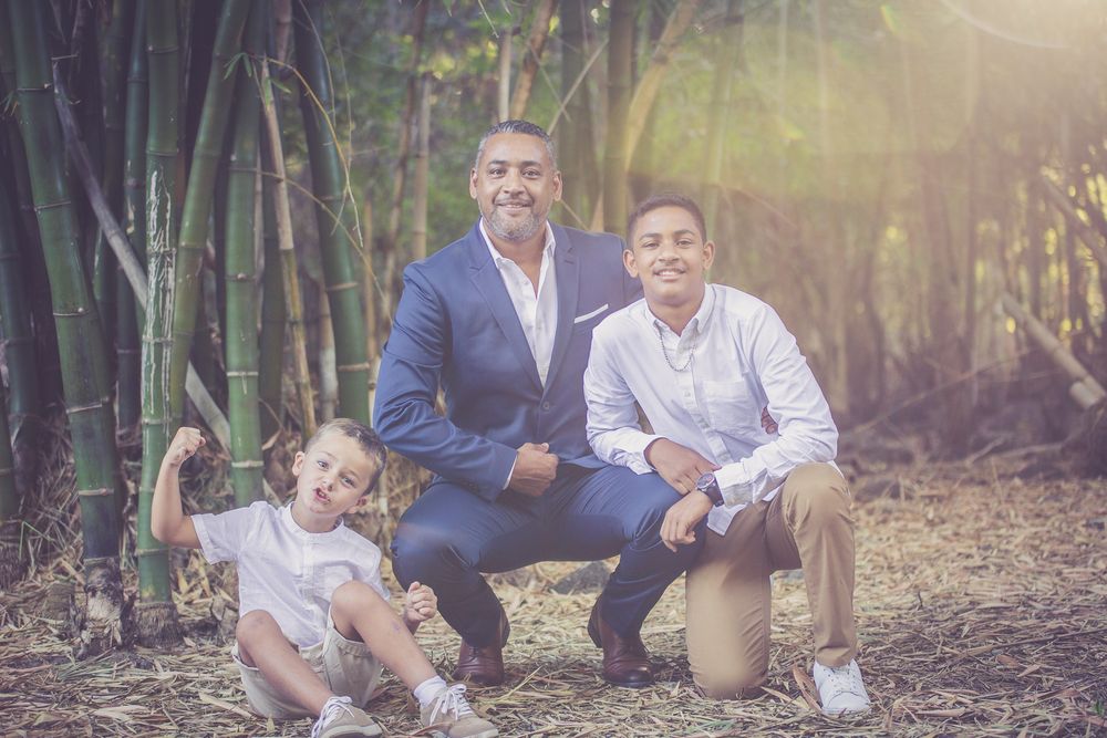 Mauritius photographer Wedding photographer. Wedding Family portrait Holiday in Mauritius Beach Couple photography. Honeymoon Kids Children