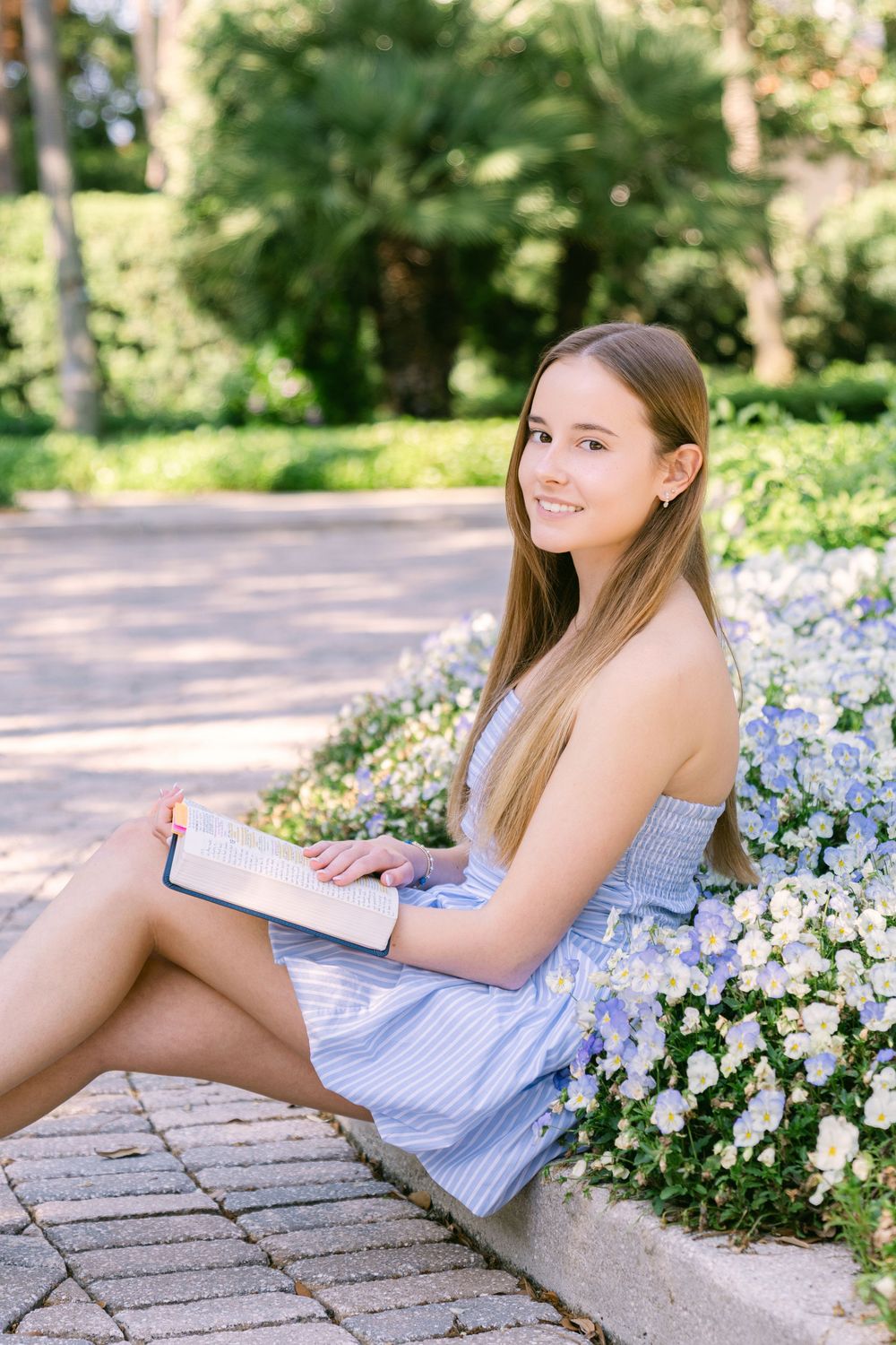 Senior picture inspiration from Gabi's Sea Island senior photography experience